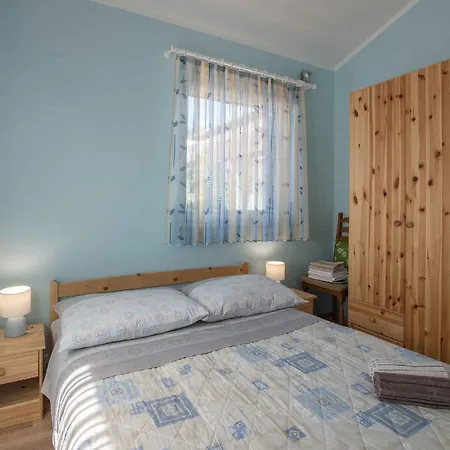 With A - C In Buje-buje Holiday home